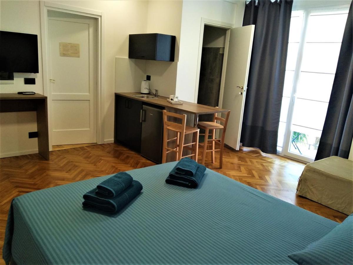 מנדלו דל לאריו Residenza Laurum מראה חיצוני תמונה